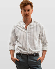 Camisa Listrada com Gola Mao