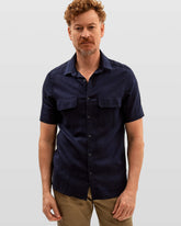 Camisa em Cambraia de Linho com Dois Bolsos