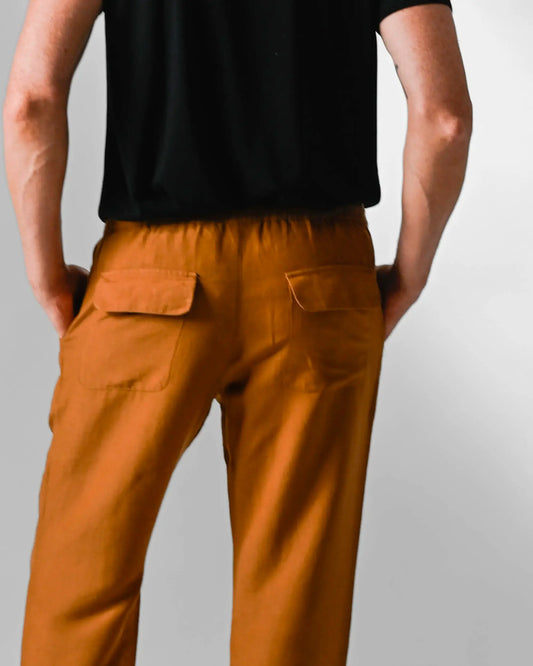 detalhe calça masculina de linho bolsos