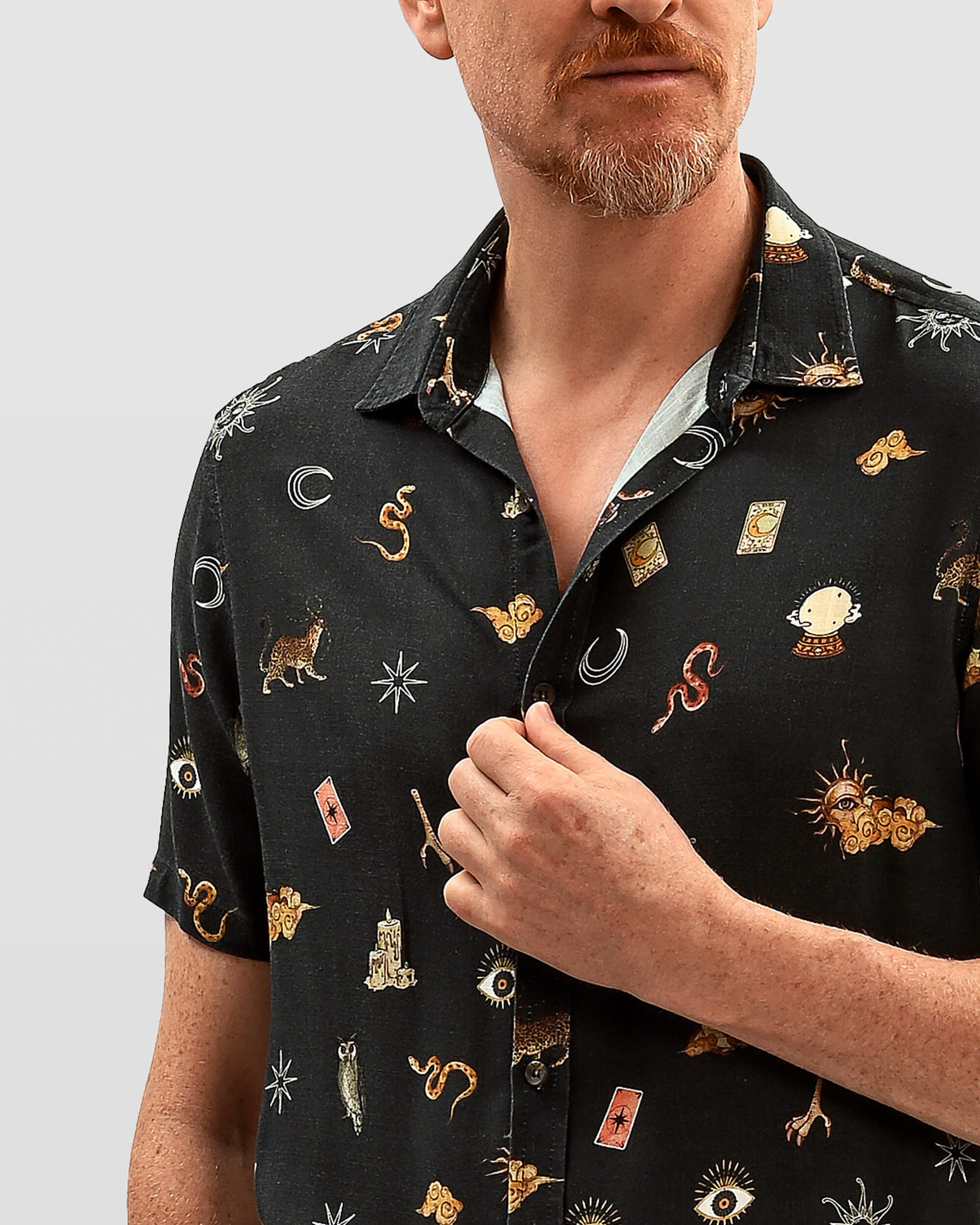 Camisa Manga Curta Estampa Mistica