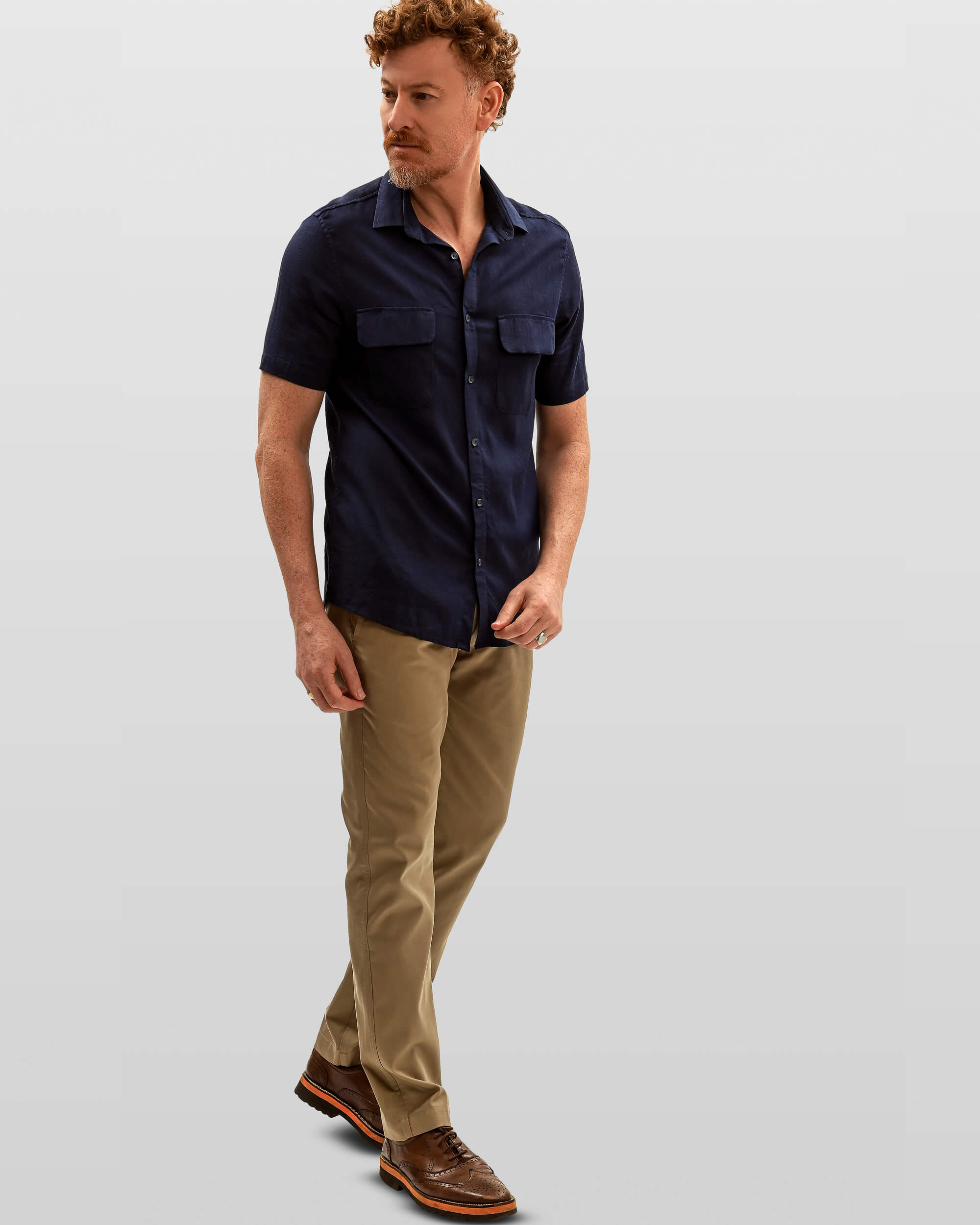 Camisa em Cambraia de Linho com Dois Bolsos