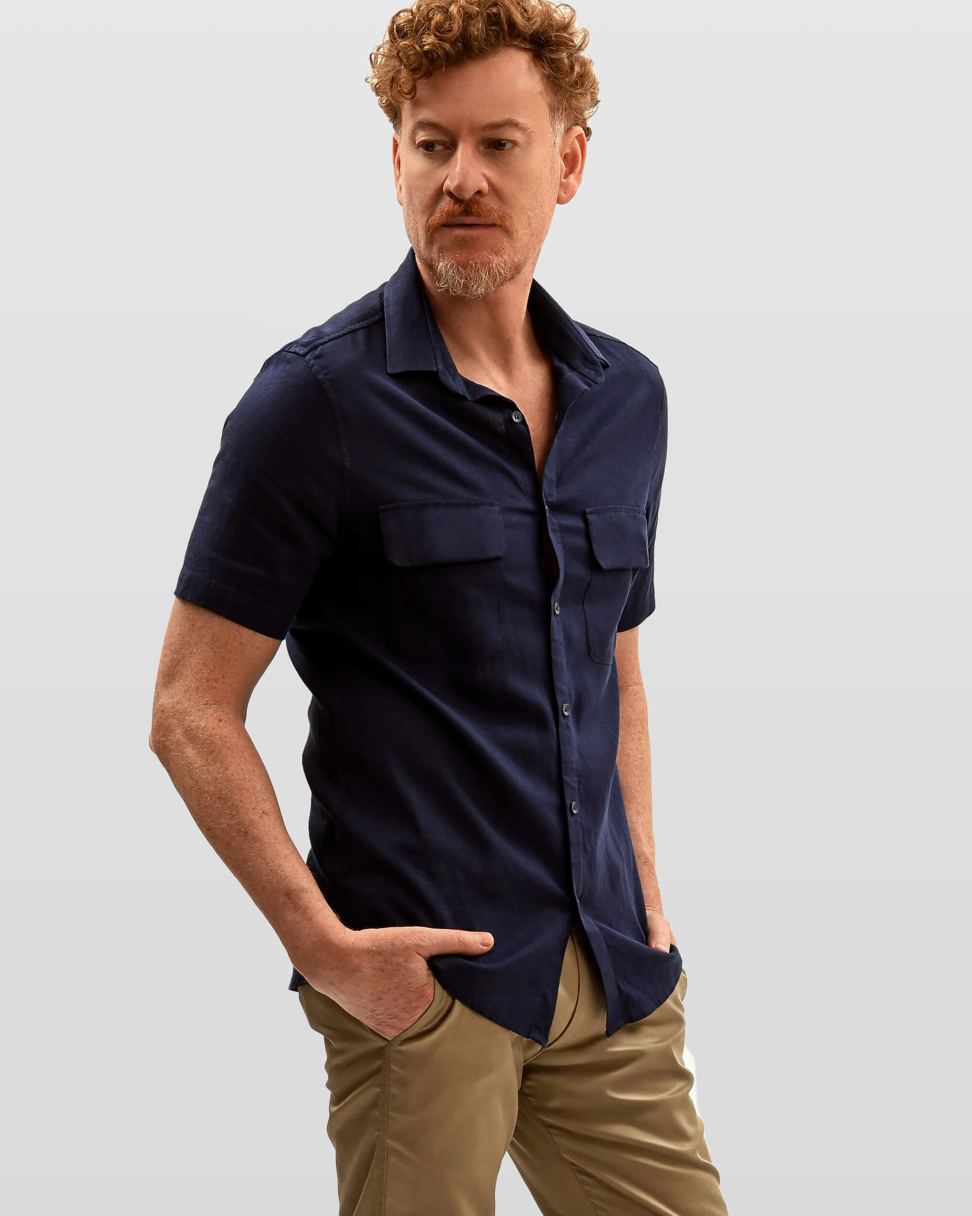 Camisa em Cambraia de Linho com Dois Bolsos