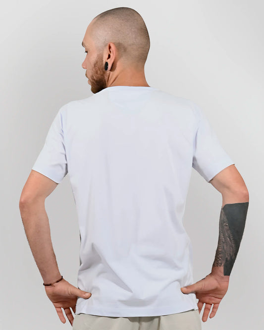 Camiseta Branca com Detalhe