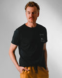 detalhe frente camiseta preta masculina 