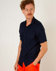 Camisa Manga Curta Cambraia de Linho Marinho Utilitária