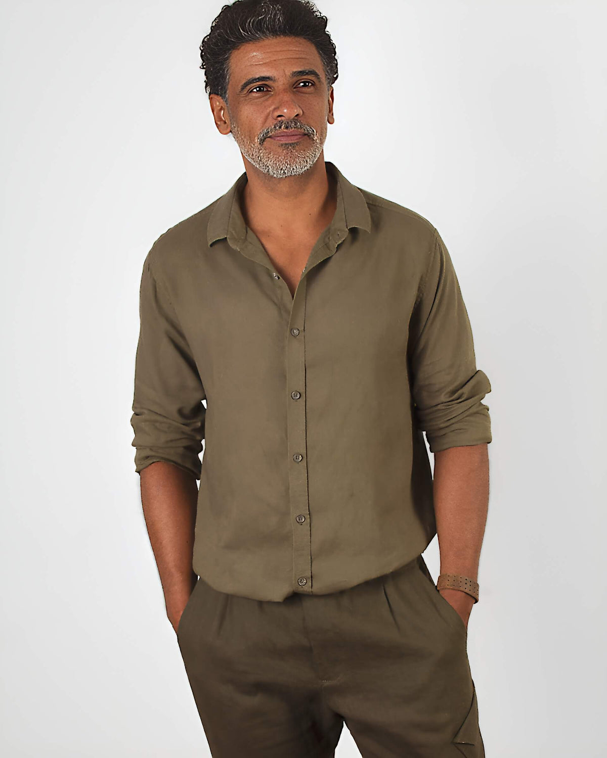 Camisa Cambraia de Linho Oliva