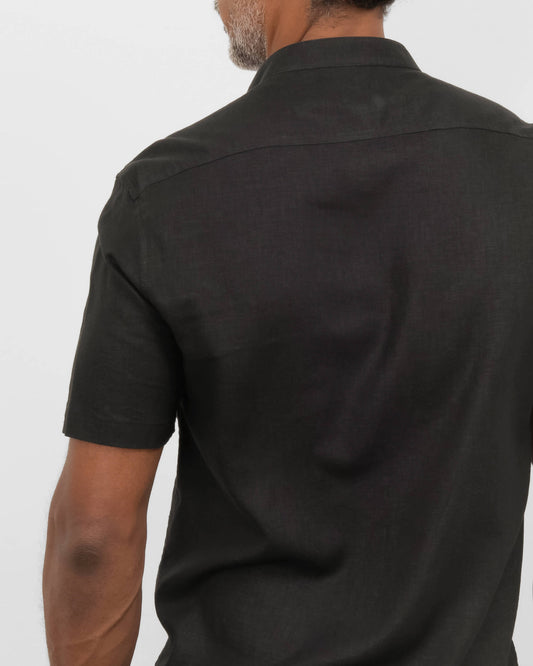 Camisa Preta Gola Mao