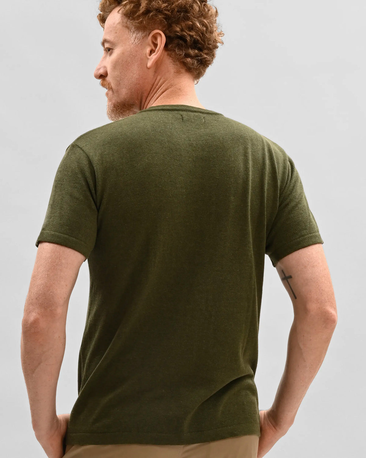 camiseta verde liva de trico manga curta 